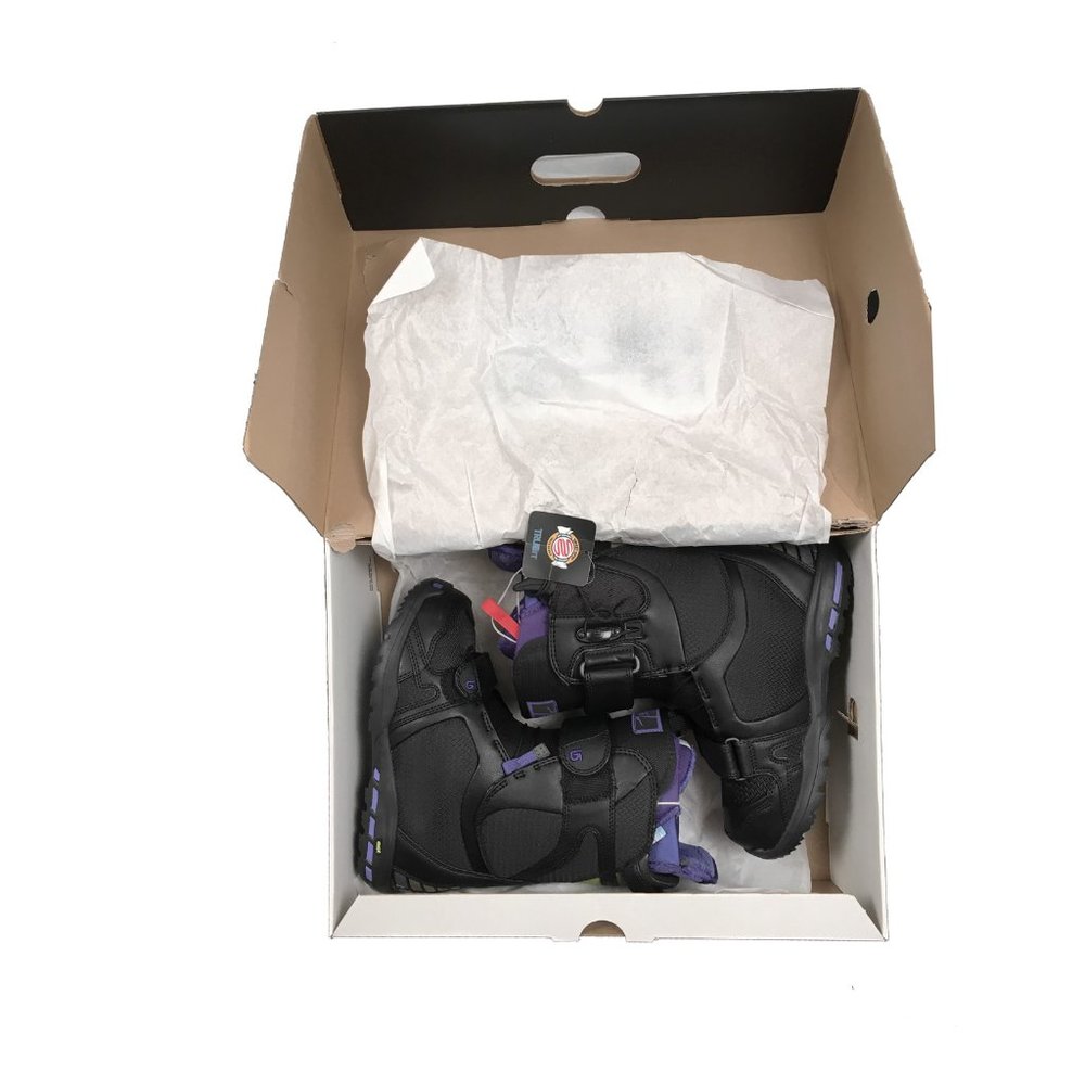 NEW Burton Axel Womens Snowboard Boots! Sizes 5.5 or 6 Black Purple Trim